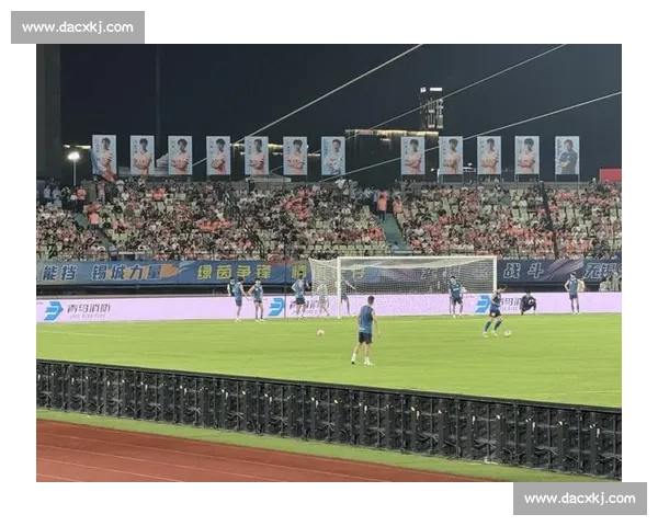 苏超巅峰对决在即！阿力太平山顶送祝福给泰州南通